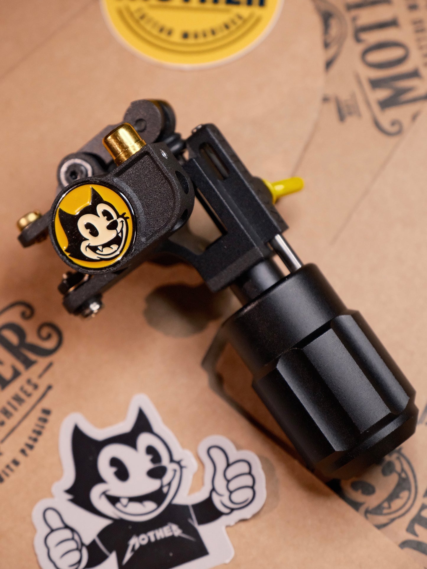 COYOTE V3 Nero & Giallo