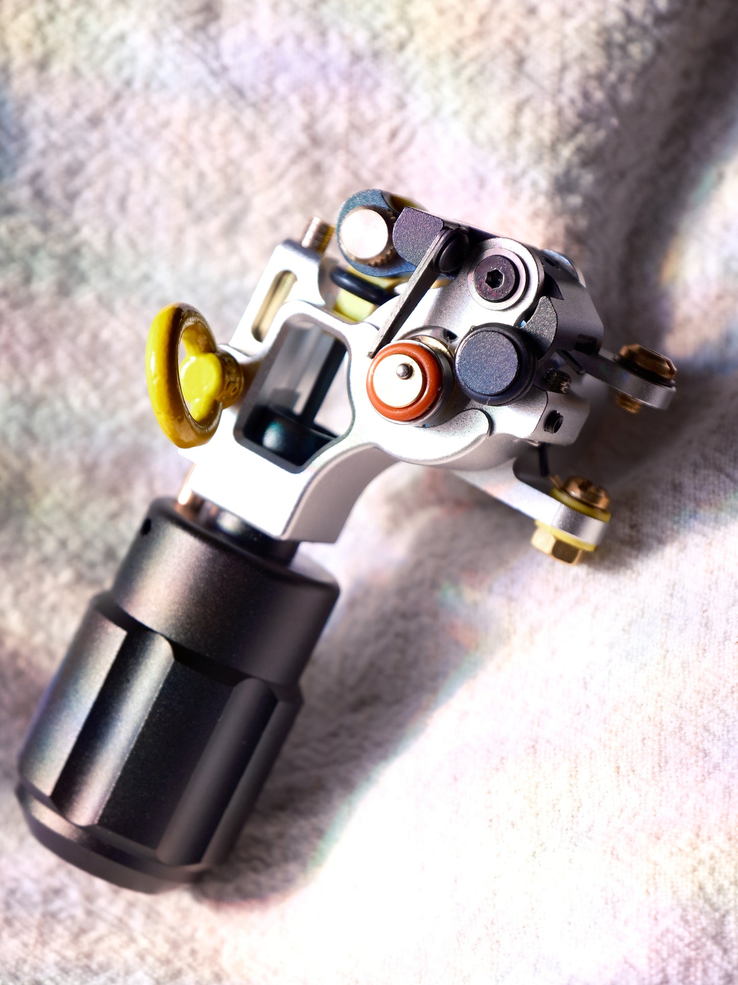 COYOTE V3 YELLOW SCREW