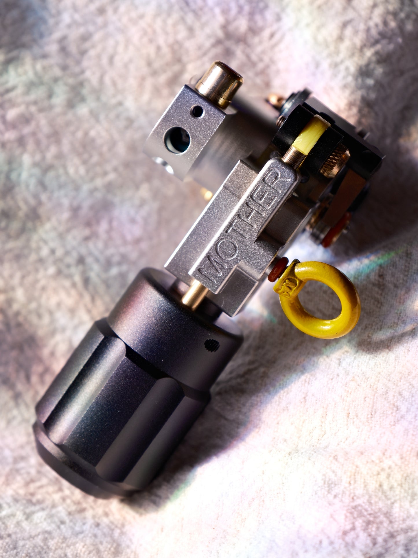 COYOTE V3 YELLOW SCREW